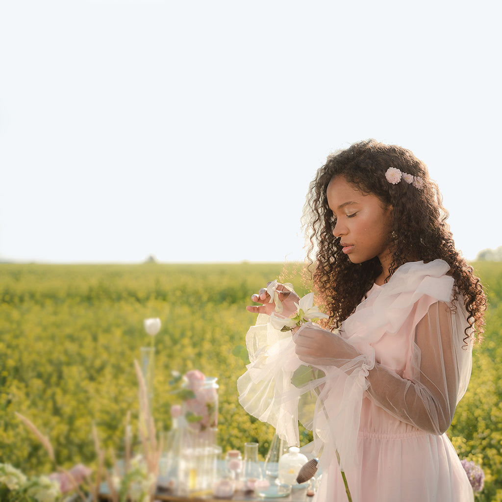 valhéa beauty, cosmétique naturelle luxe, soin haut de gamme, cosmétique made france, produits beauté femme, produits naturels visage, cosmétique fabrication française, produit respectueux nature, produit respectueux environnement, soin anti-âge naturel